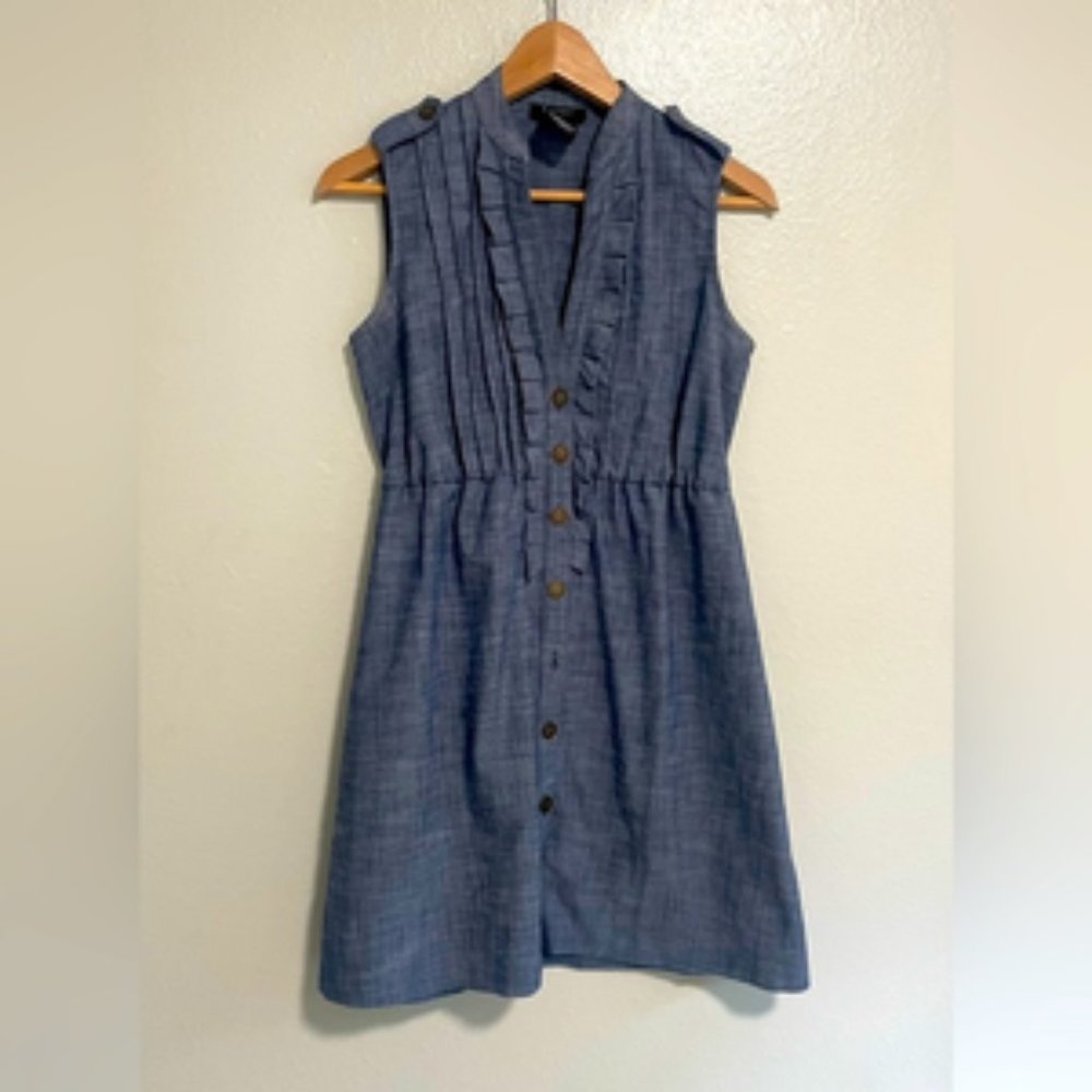 B. Smart Denim Sleeveless Dress Ruffled V-Neck? Bodice Buttons Up Blue Size 4